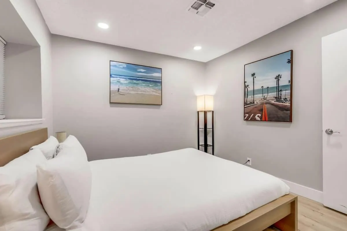 Villa Newly Renovated Modern Oasis W Pool Mins To Strip Las Vegas