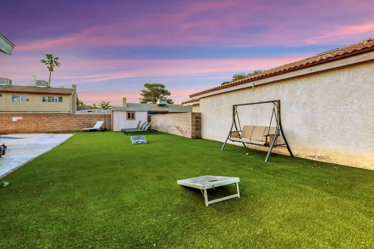 Newly Renovated Modern Oasis W Pool Mins To Strip Villa Las Vegas 0*,  Amerikai Egyesült Államok