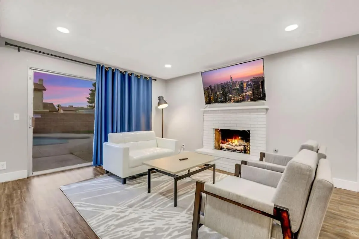 Newly Renovated Modern Oasis W Pool Mins To Strip Villa Las Vegas Nyaraló
